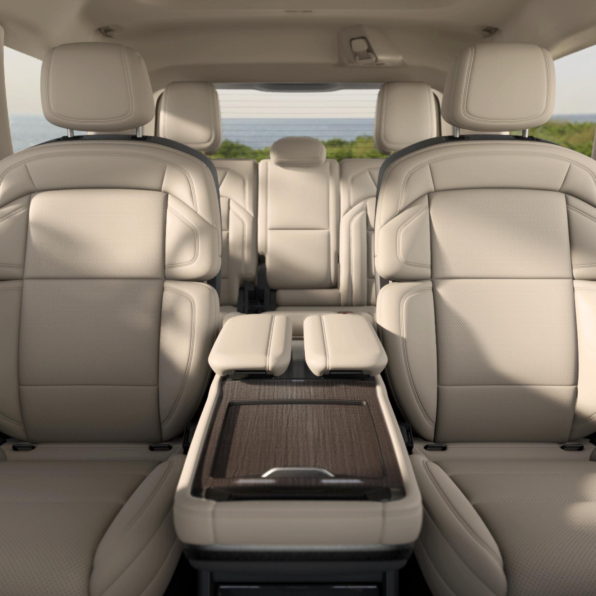 La deuxième rangée d’un VUS Lincoln Navigator® 2027 avec sièges capitaine