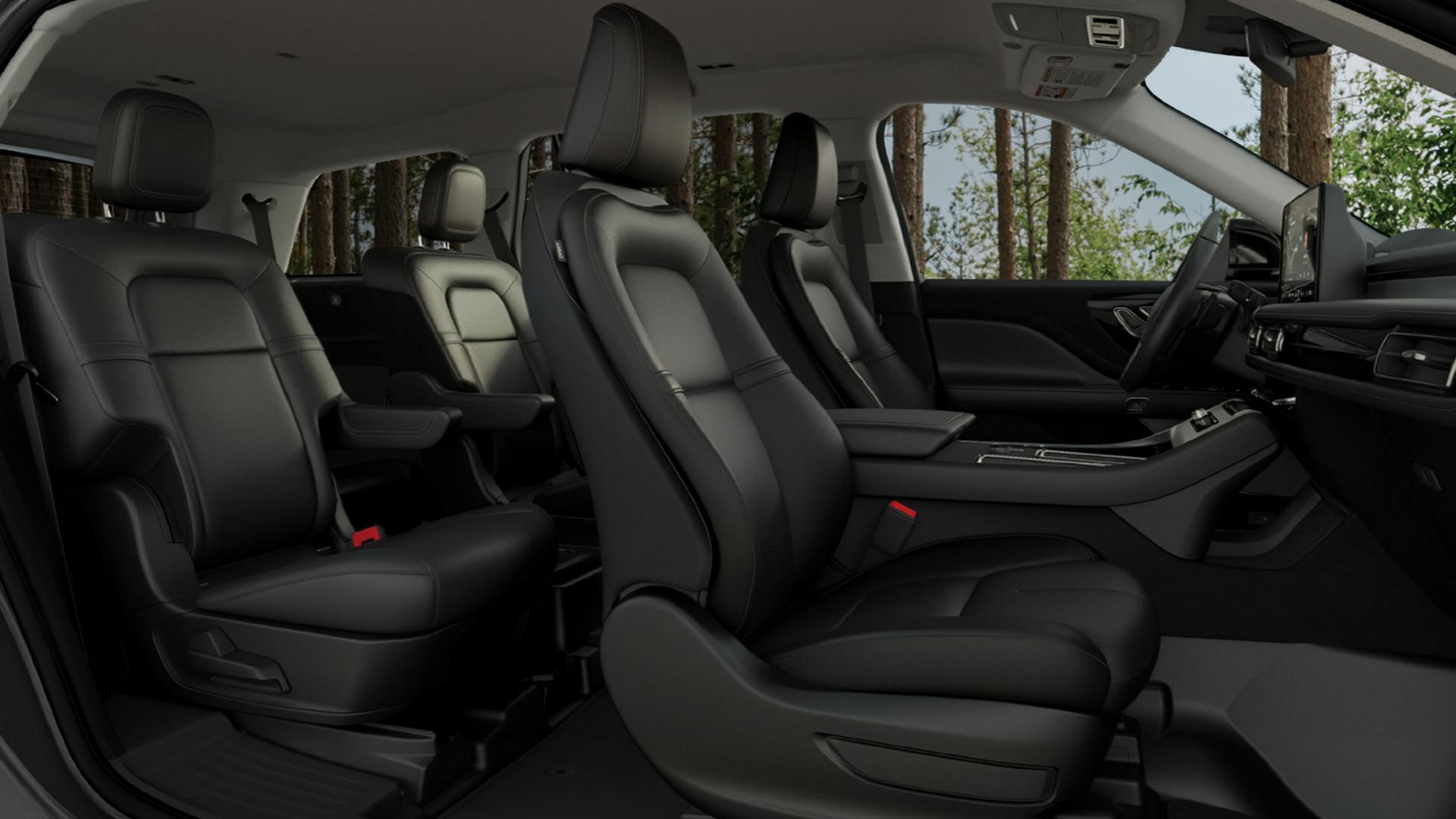 Les sièges avant confortables à 10 réglages pour le conducteur et en 8 réglages pour le passager du modèle Lincoln Aviator® Premiere 2027