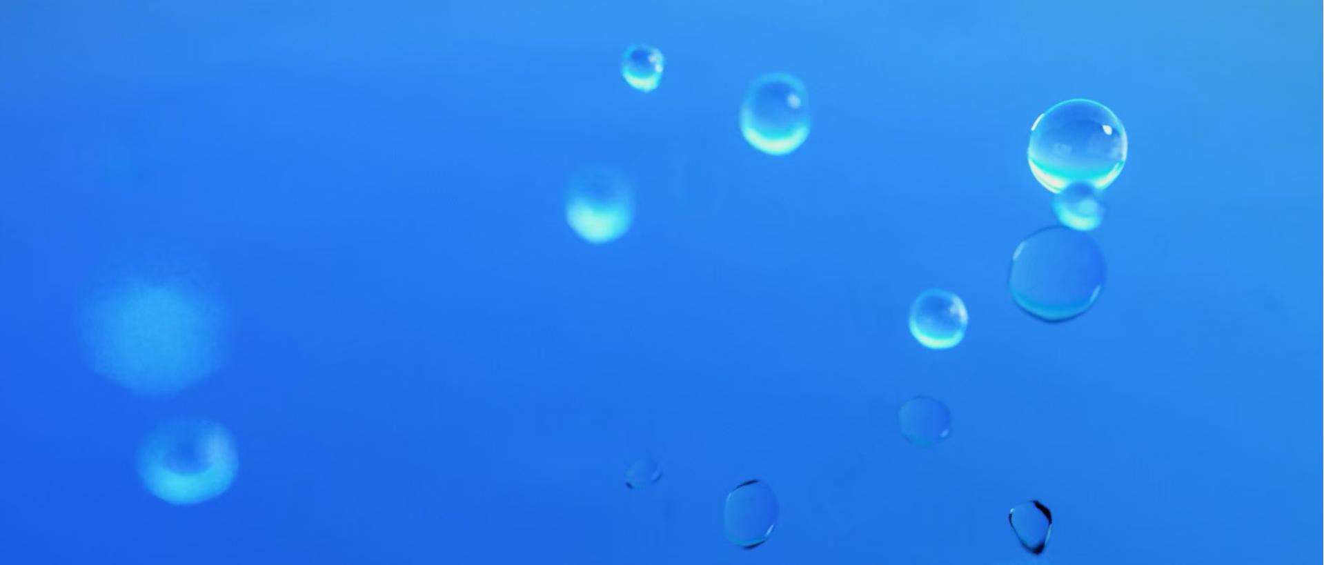 Vignette vidéo de la thématique élargie Elements montrant un dégradé de ciel bleu clair représentant l’élément air.