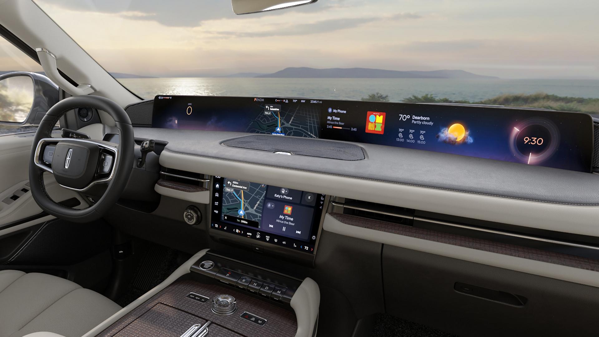 L’écran panoramique de 48 pouces de large à l’intérieur d’un VUS Lincoln Navigator®