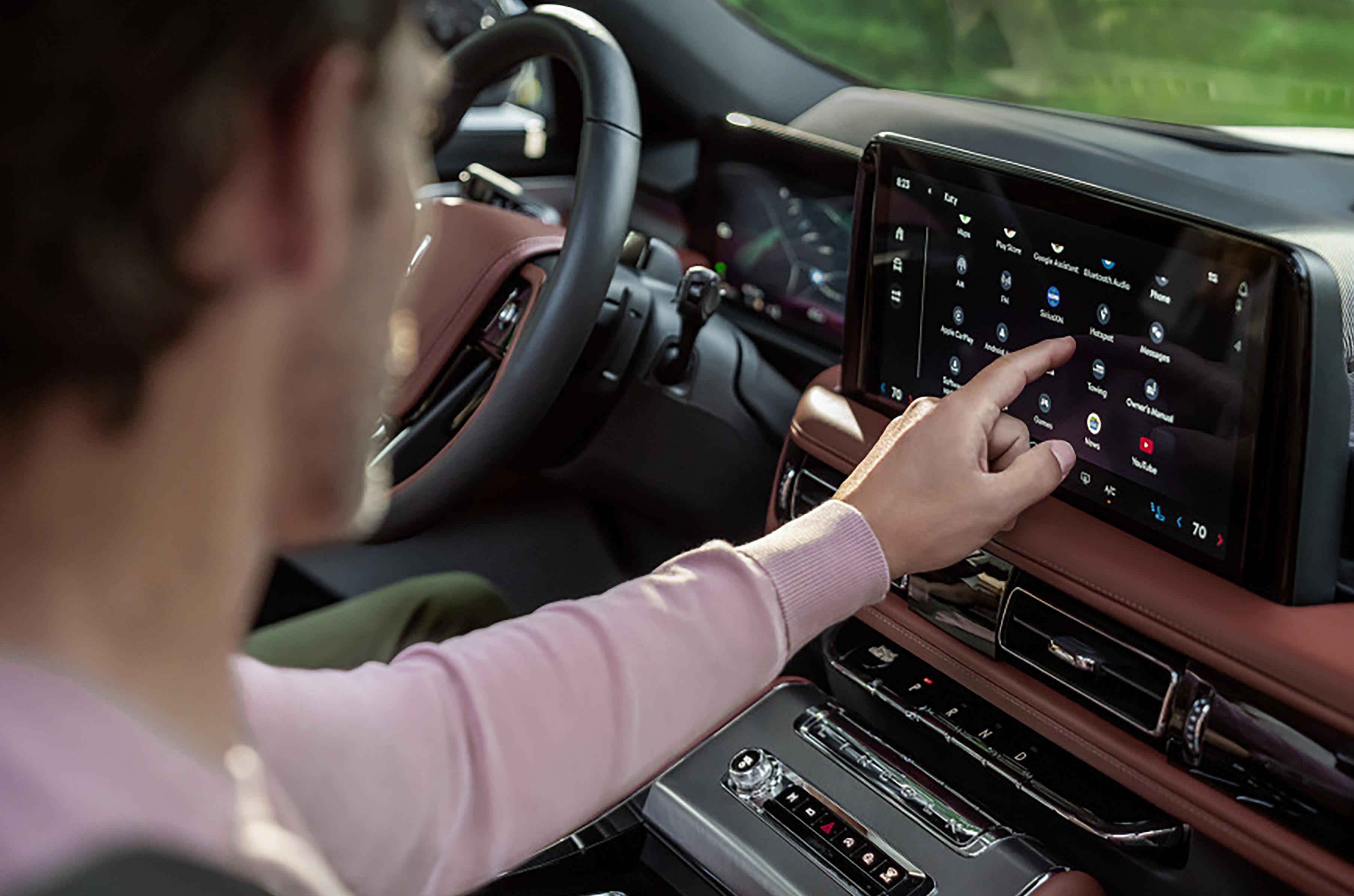 L’écran tactile à l’intérieur d’un véhicule Lincoln