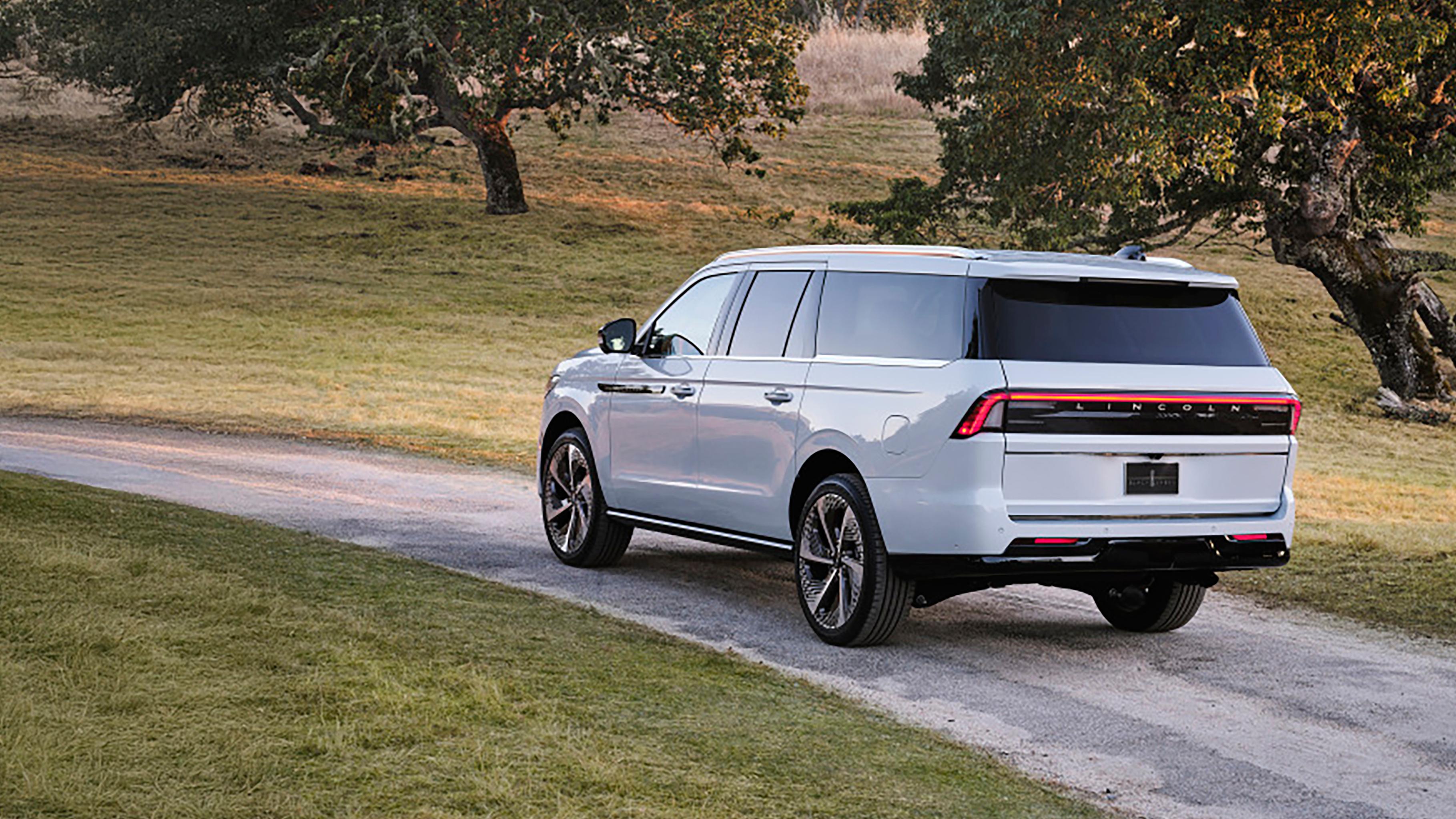 VUS Lincoln Black Label Navigator® 2026 avec plateforme à empattement long