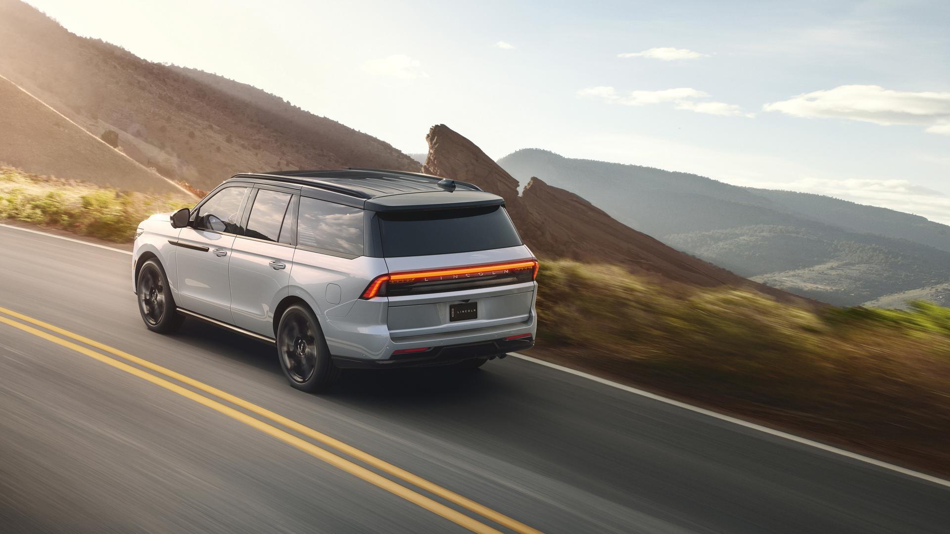 Un Lincoln Black Label Navigator® 2026 avec éléments de design noirs de l’ensemble Édition spéciale Black Label