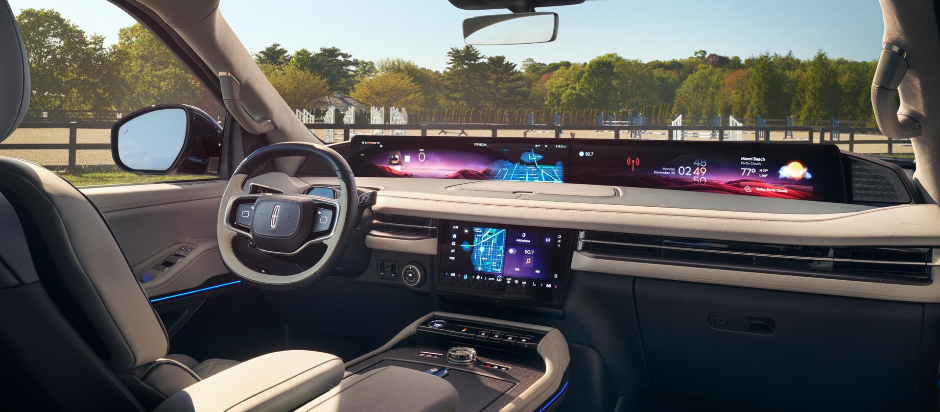 L’avant de l’intérieur d’un Lincoln Black Label Navigator® 2026 avec le thème intérieur atmosphérique