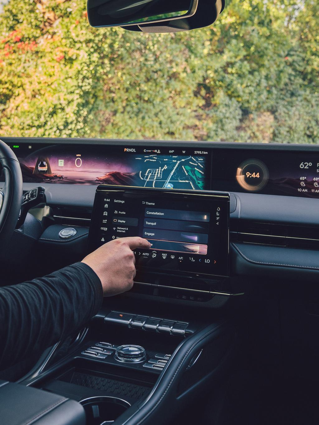 L'intérieur d'un véhicule Lincoln.