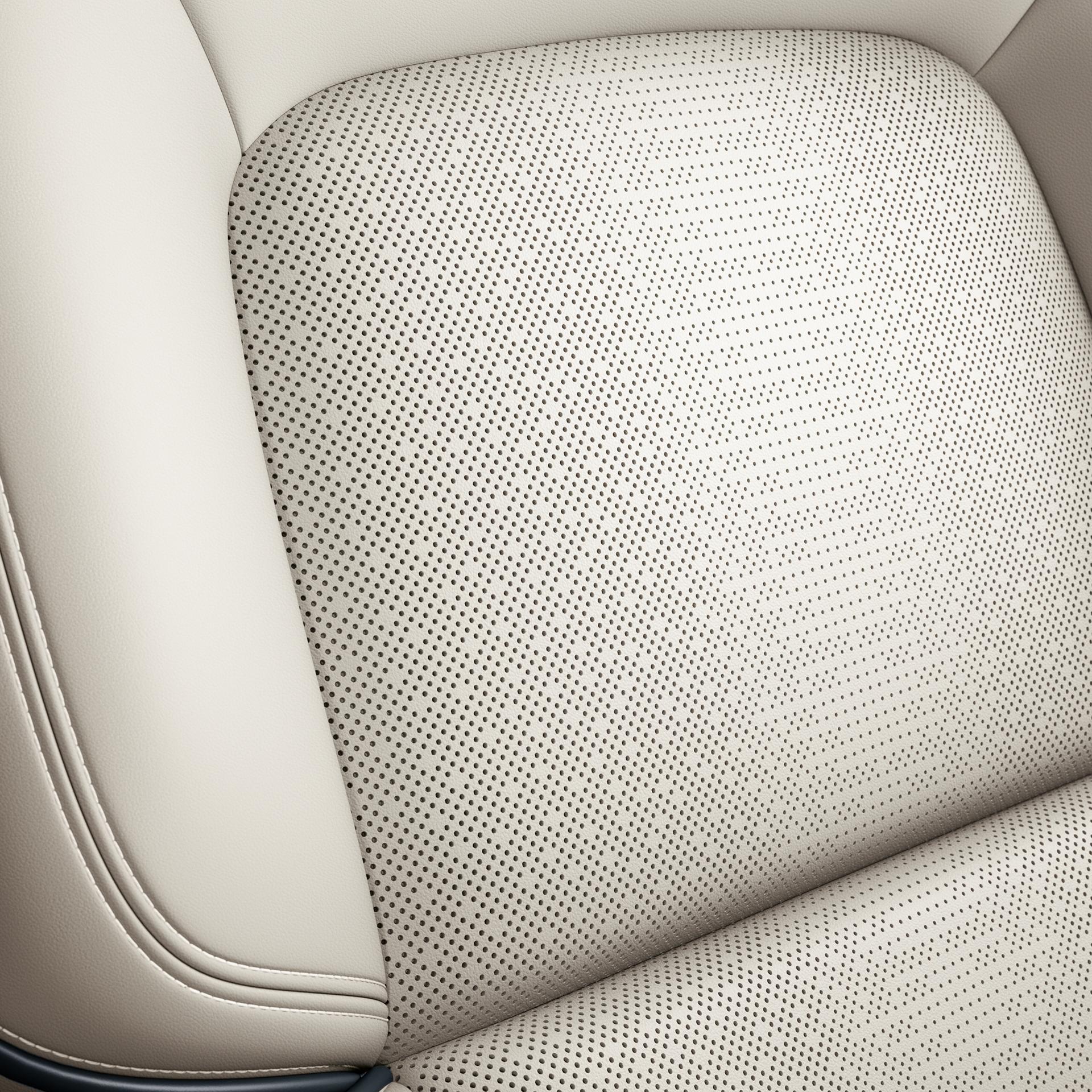 Le détail perforé d’un siège avant à l’intérieur d’un Lincoln Aviator® 2027