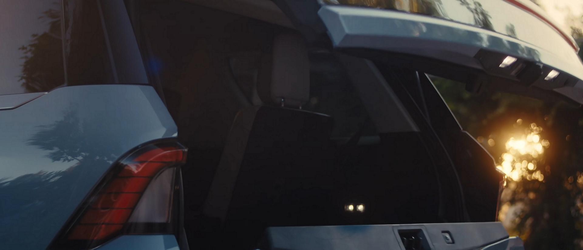 Le hayon divisé ouvert Lincoln met en valeur la zone de chargement